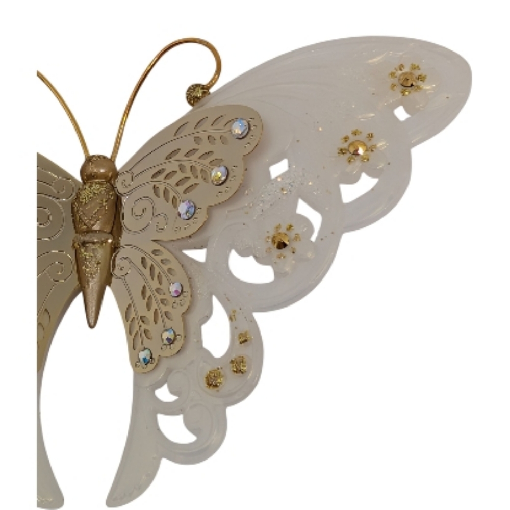 Hallmark Keepsakes Brilliant Butterflies 2018 2nd Edition Christmas Ornament - Picture 4 of 10